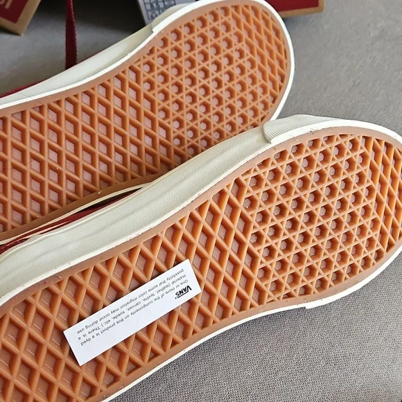 Vans New In Box, Old Skool - Suede Bourdeaux - US Women Size 8.5 - Picture 2 of 6